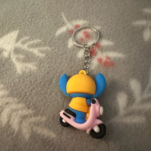 Disney Stitch Keychain NWT - Picture 3 of 3